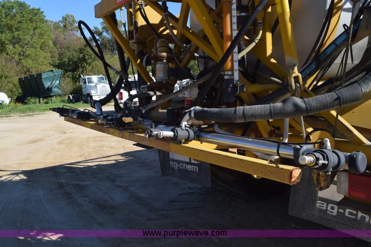 image for item J8492 2007 Ag-Chem TerraGator 6203 self-propelled sprayer