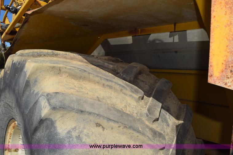 image for item J8492 2007 Ag-Chem TerraGator 6203 self-propelled sprayer