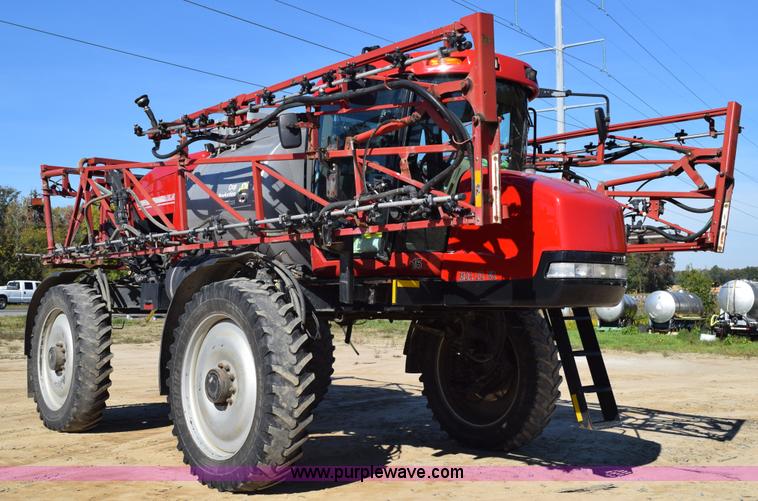 image for item J8493 2007 Case IH SPX4420 self-propelled sprayer