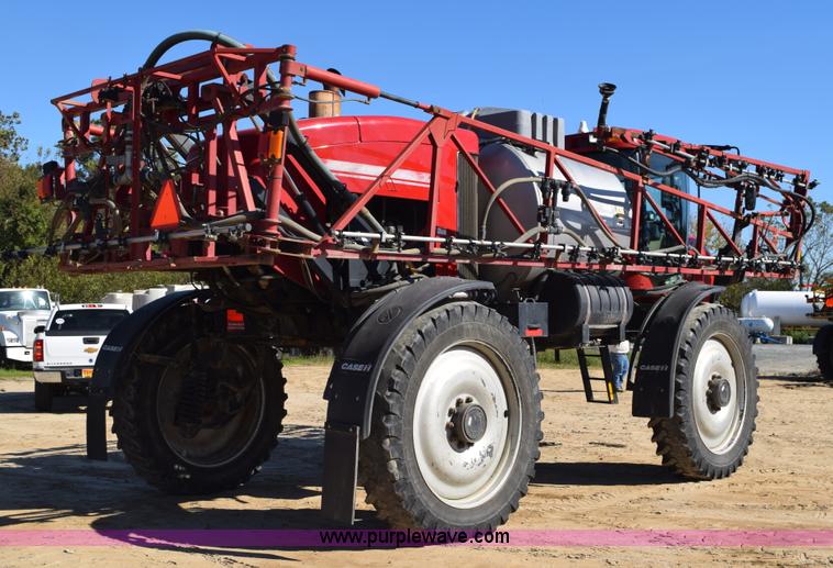 image for item J8493 2007 Case IH SPX4420 self-propelled sprayer