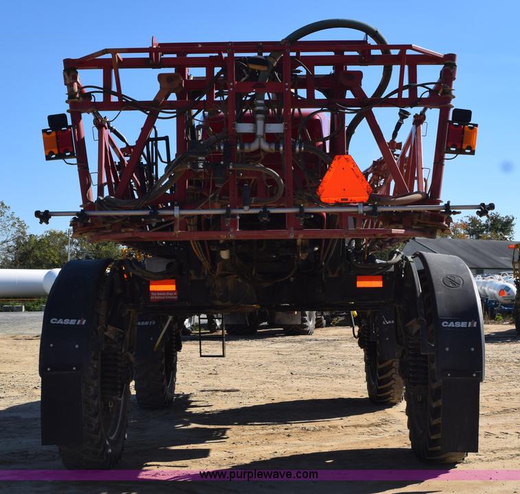 image for item J8493 2007 Case IH SPX4420 self-propelled sprayer