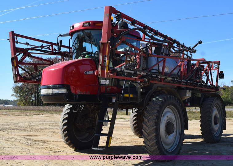 image for item J8493 2007 Case IH SPX4420 self-propelled sprayer