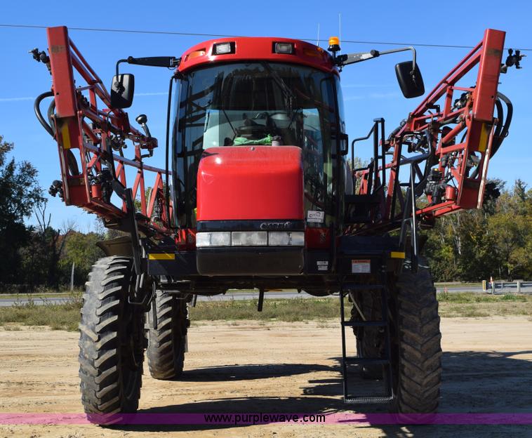 image for item J8493 2007 Case IH SPX4420 self-propelled sprayer