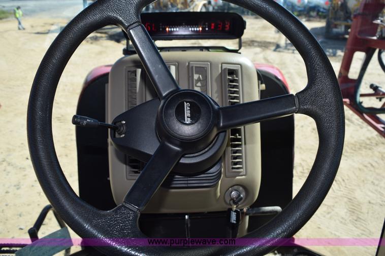 image for item J8493 2007 Case IH SPX4420 self-propelled sprayer