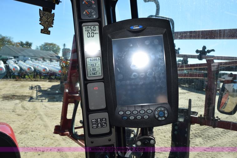 image for item J8493 2007 Case IH SPX4420 self-propelled sprayer