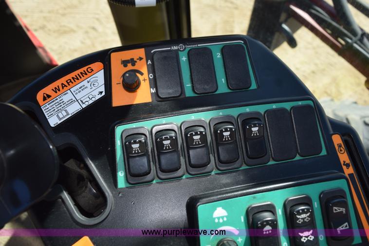 image for item J8493 2007 Case IH SPX4420 self-propelled sprayer