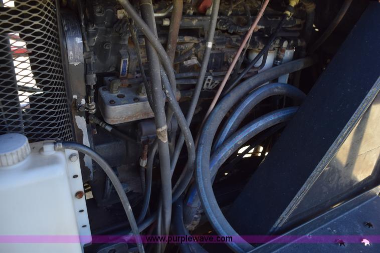 image for item J8493 2007 Case IH SPX4420 self-propelled sprayer