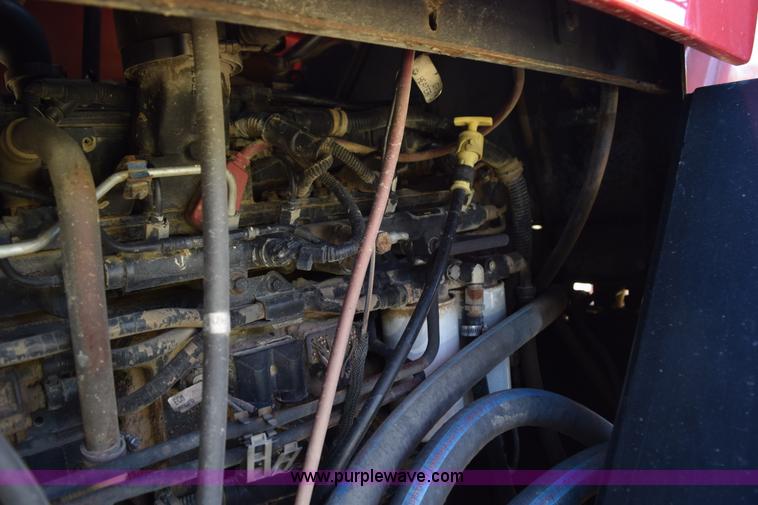 image for item J8493 2007 Case IH SPX4420 self-propelled sprayer