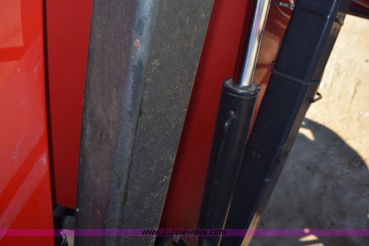 image for item J8493 2007 Case IH SPX4420 self-propelled sprayer