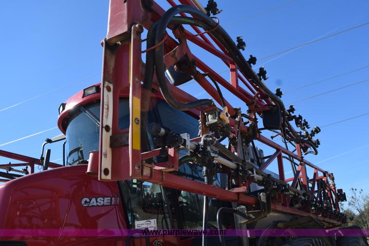image for item J8493 2007 Case IH SPX4420 self-propelled sprayer