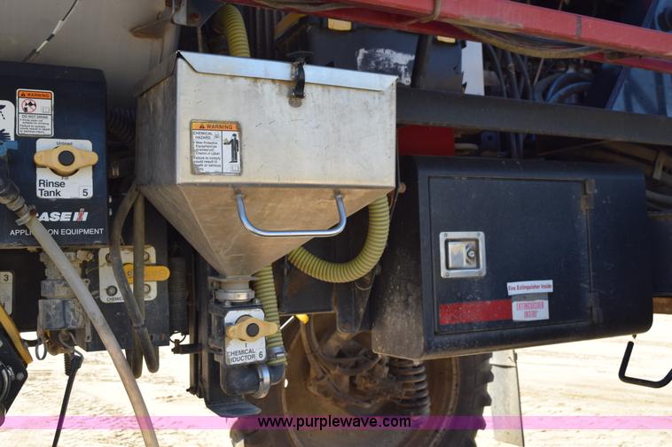image for item J8493 2007 Case IH SPX4420 self-propelled sprayer
