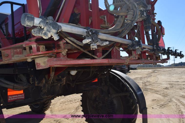 image for item J8493 2007 Case IH SPX4420 self-propelled sprayer