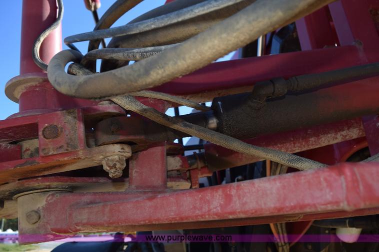 image for item J8493 2007 Case IH SPX4420 self-propelled sprayer