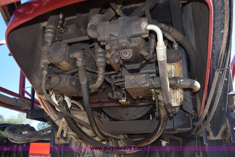 image for item J8493 2007 Case IH SPX4420 self-propelled sprayer