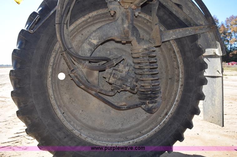 image for item J8493 2007 Case IH SPX4420 self-propelled sprayer