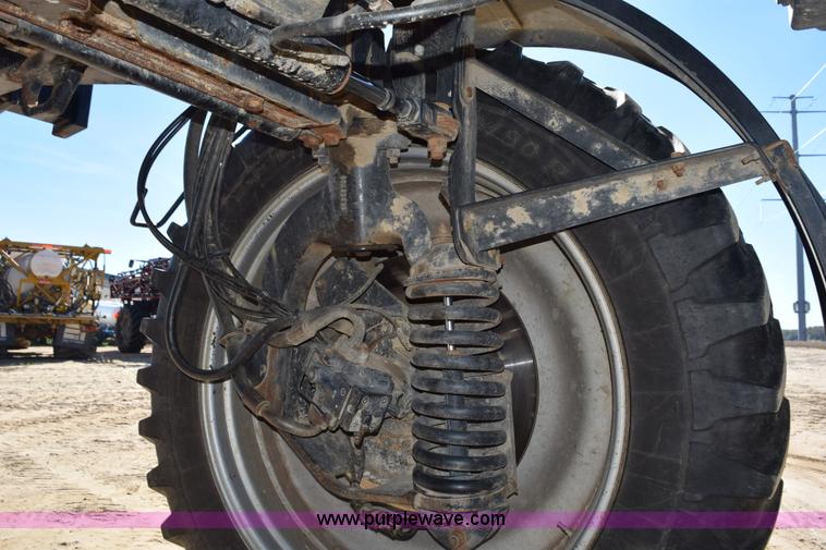 image for item J8493 2007 Case IH SPX4420 self-propelled sprayer