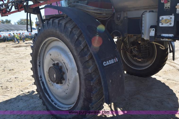 image for item J8493 2007 Case IH SPX4420 self-propelled sprayer
