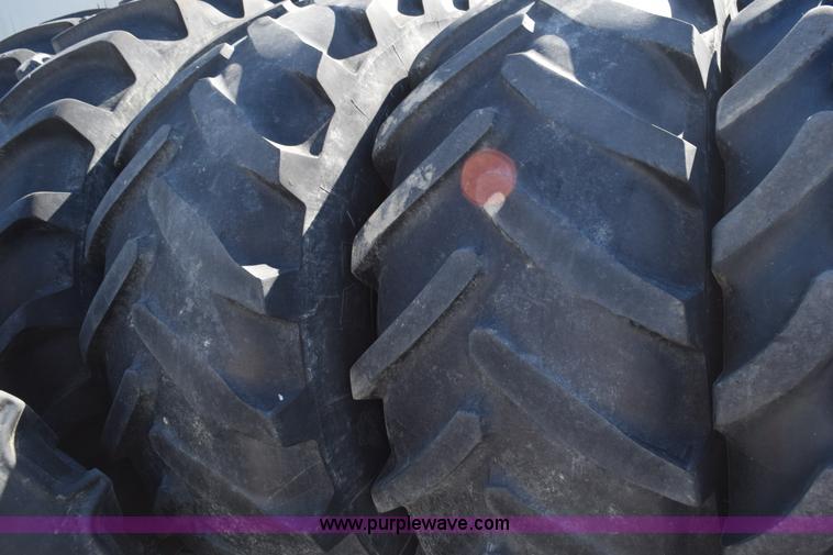 image for item J8493 2007 Case IH SPX4420 self-propelled sprayer