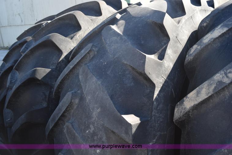 image for item J8493 2007 Case IH SPX4420 self-propelled sprayer