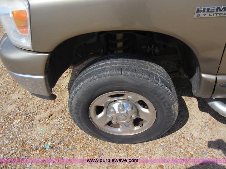 image for item L2754 2007 Dodge Ram 2500 Quad Cab pickup truck