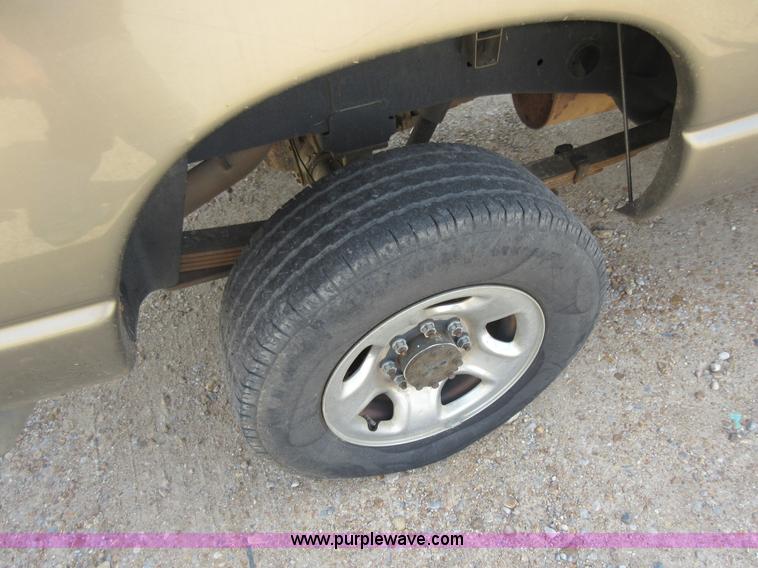 image for item L2754 2007 Dodge Ram 2500 Quad Cab pickup truck