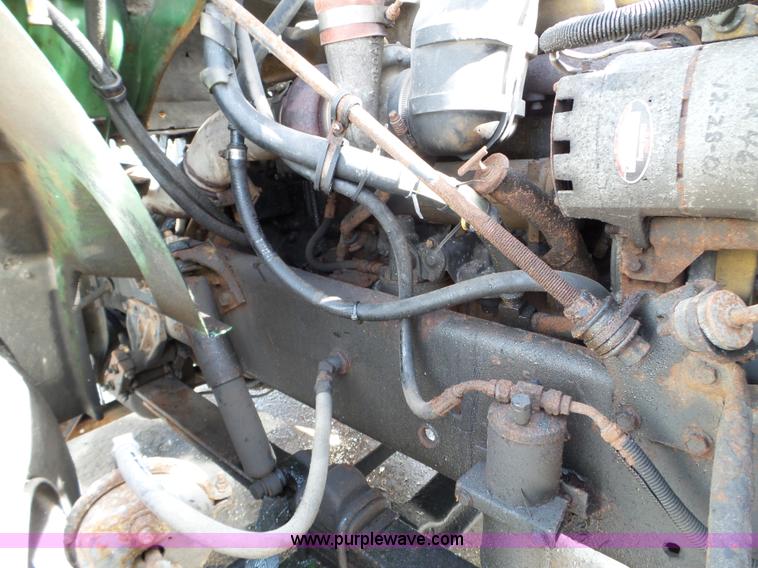 image for item L5014 1995 International 8200 truck cab and chassis