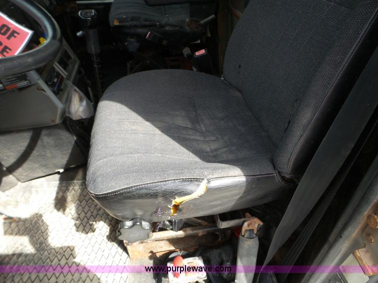 image for item L5015 1996 Mack CH613 fertilizer tender truck