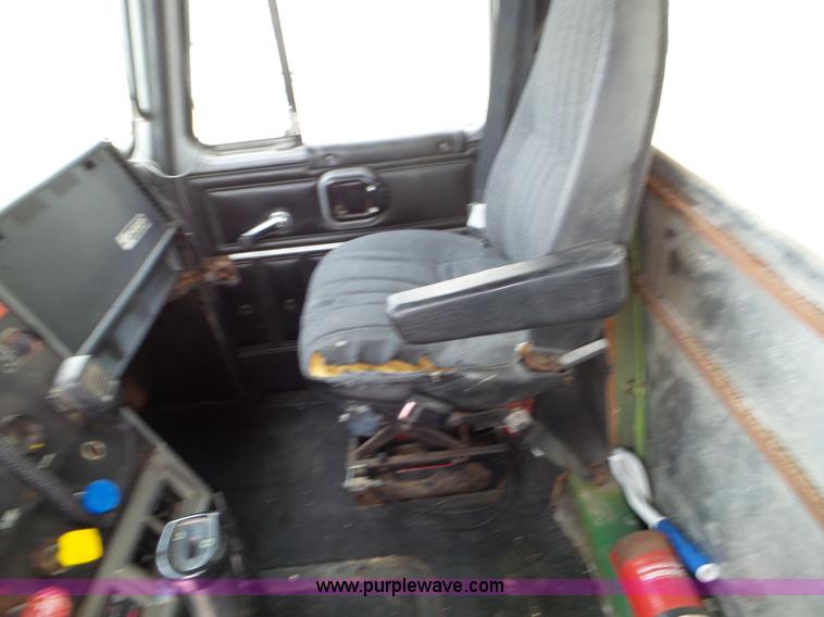 image for item L5015 1996 Mack CH613 fertilizer tender truck