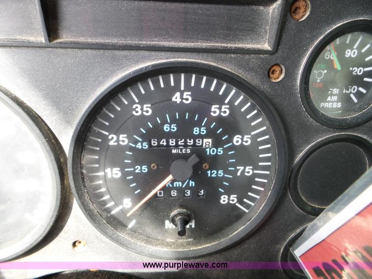 image for item L5015 1996 Mack CH613 fertilizer tender truck