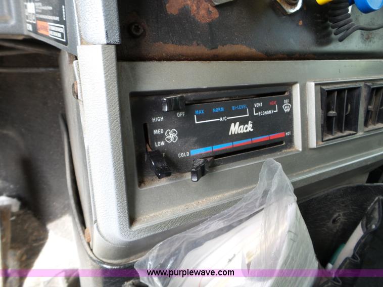 image for item L5015 1996 Mack CH613 fertilizer tender truck