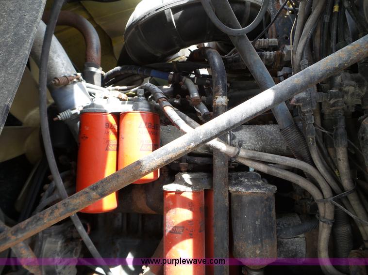 image for item L5015 1996 Mack CH613 fertilizer tender truck