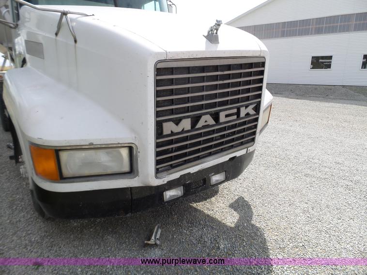 image for item L5015 1996 Mack CH613 fertilizer tender truck