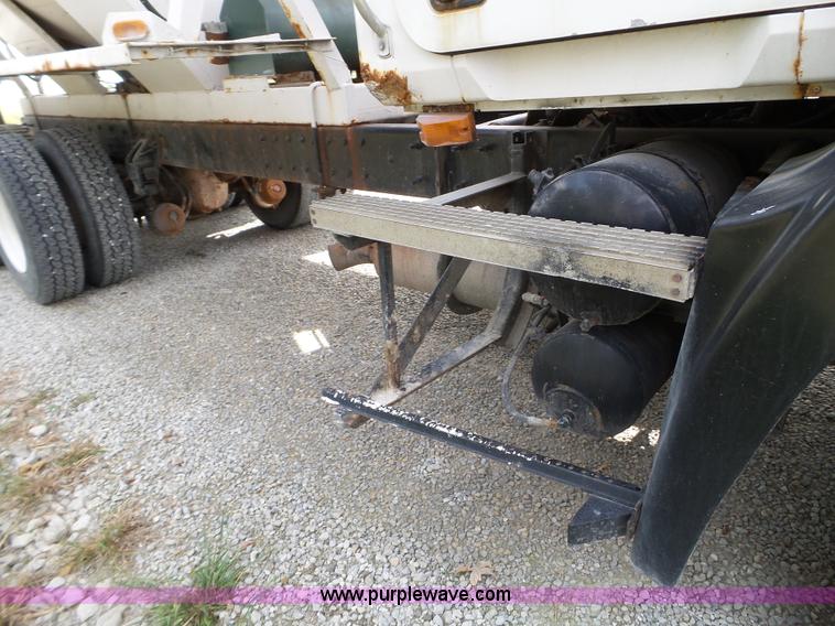 image for item L5015 1996 Mack CH613 fertilizer tender truck