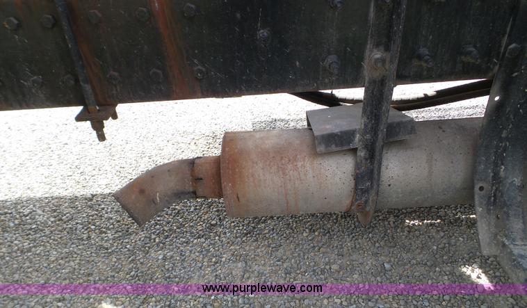 image for item L5015 1996 Mack CH613 fertilizer tender truck