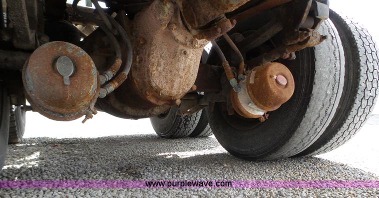 image for item L5015 1996 Mack CH613 fertilizer tender truck