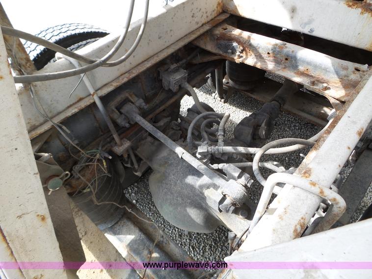 image for item L5015 1996 Mack CH613 fertilizer tender truck