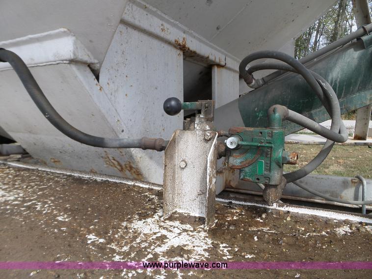 image for item L5015 1996 Mack CH613 fertilizer tender truck