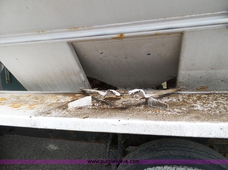 image for item L5015 1996 Mack CH613 fertilizer tender truck