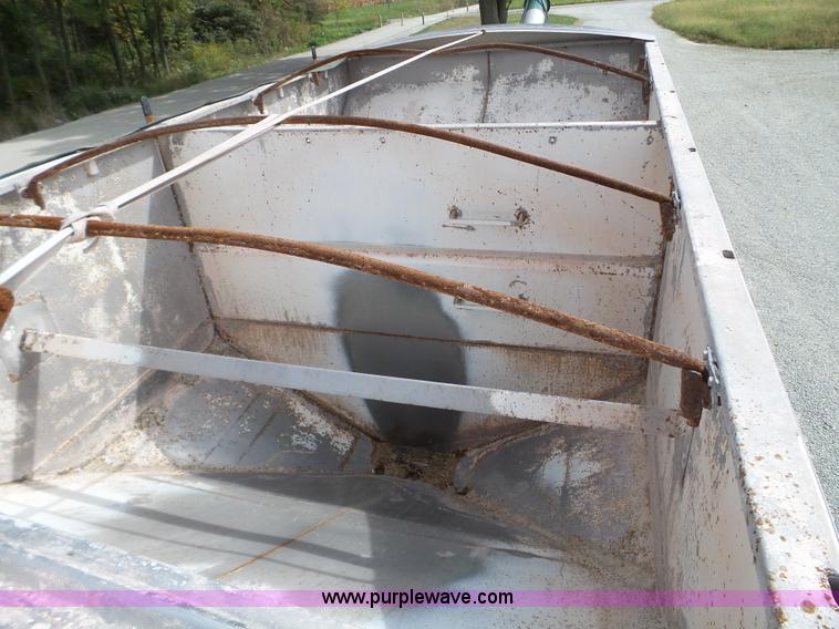 image for item L5015 1996 Mack CH613 fertilizer tender truck