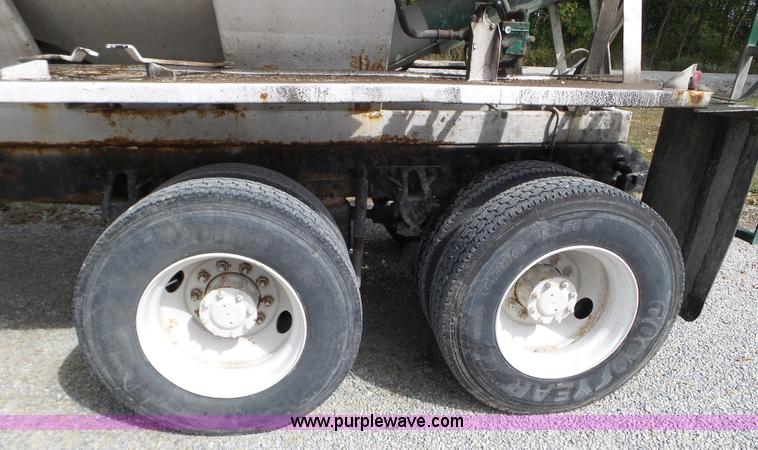 image for item L5015 1996 Mack CH613 fertilizer tender truck