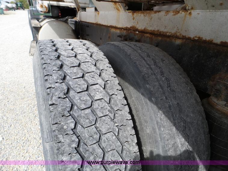 image for item L5015 1996 Mack CH613 fertilizer tender truck