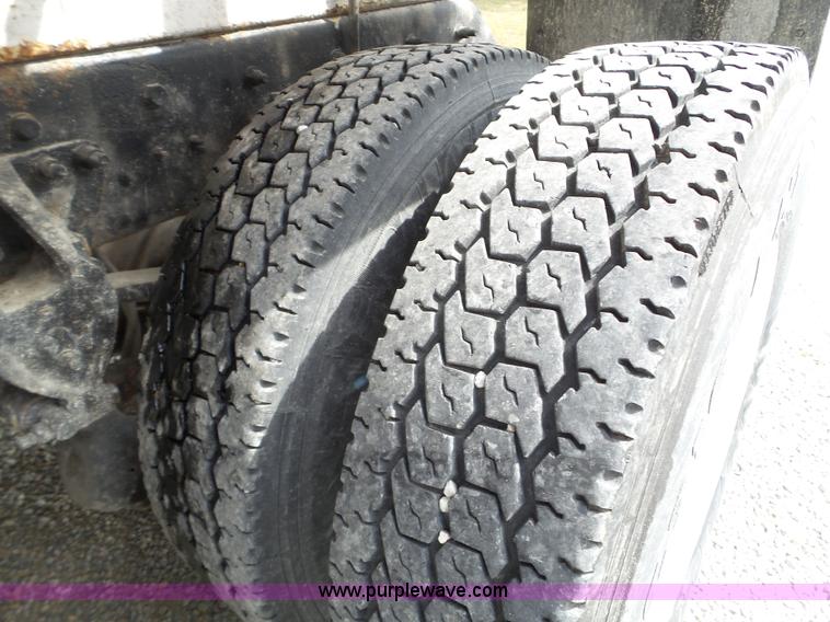 image for item L5015 1996 Mack CH613 fertilizer tender truck