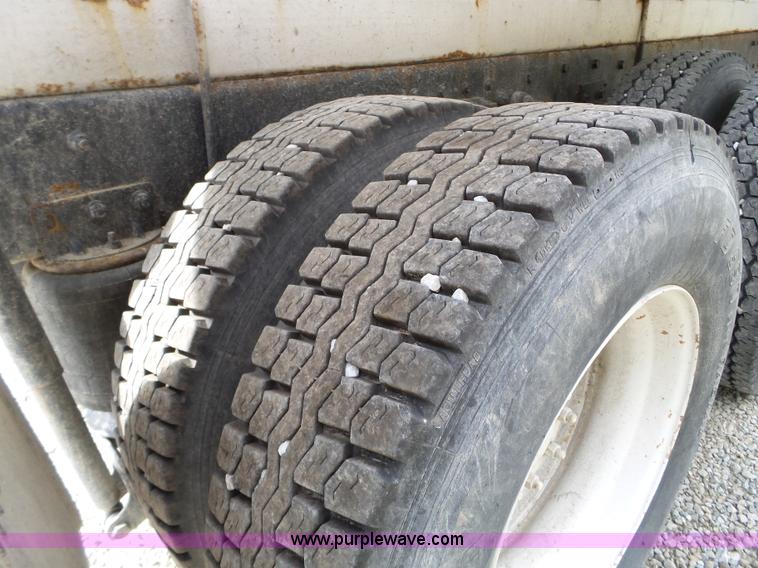 image for item L5015 1996 Mack CH613 fertilizer tender truck