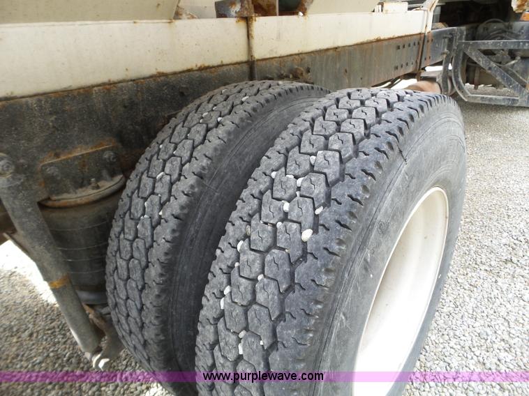 image for item L5015 1996 Mack CH613 fertilizer tender truck