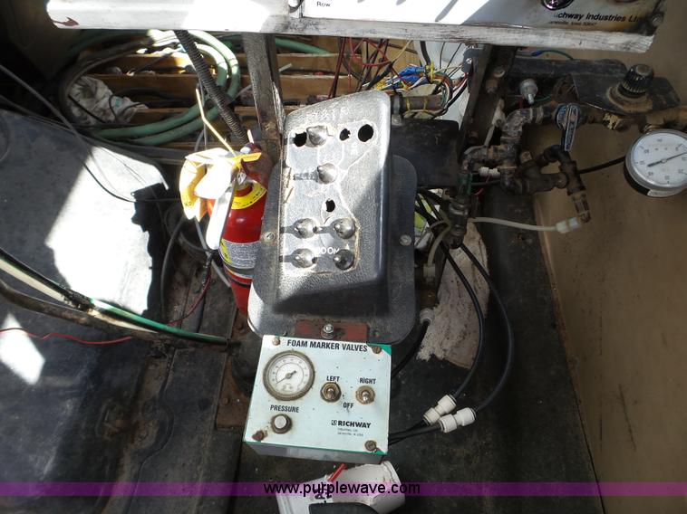 image for item L5016 1991 International 4900 self-propelled sprayer