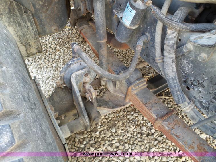 image for item L5016 1991 International 4900 self-propelled sprayer