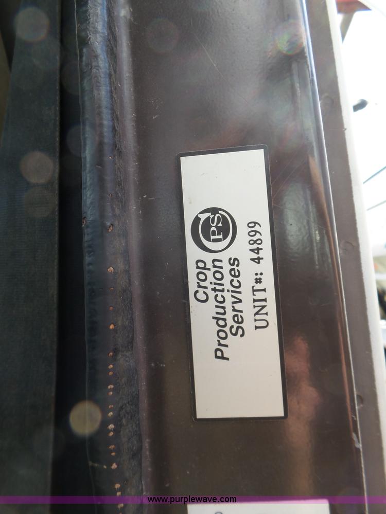 image for item L5016 1991 International 4900 self-propelled sprayer