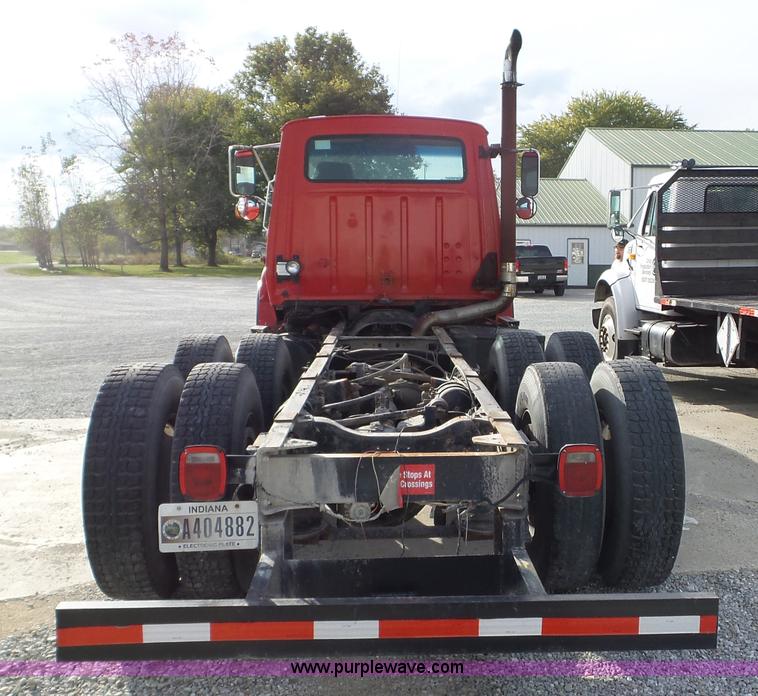 image for item L5017 1990 Ford F9000 truck cab and chassis