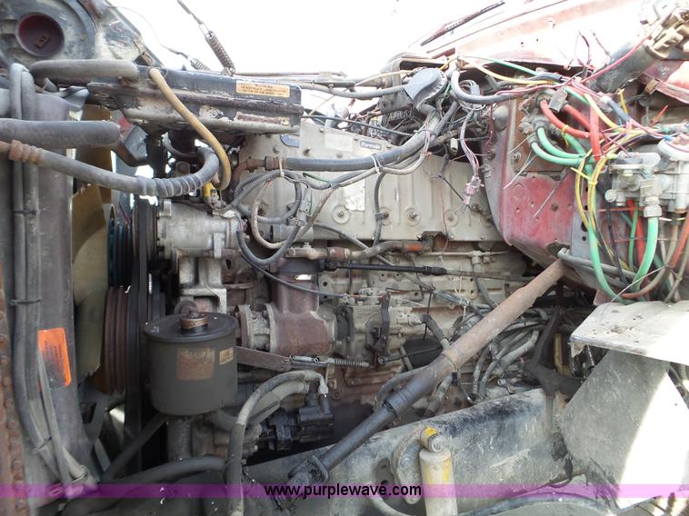 image for item L5017 1990 Ford F9000 truck cab and chassis