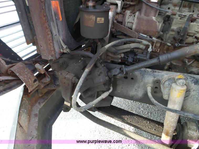 image for item L5017 1990 Ford F9000 truck cab and chassis